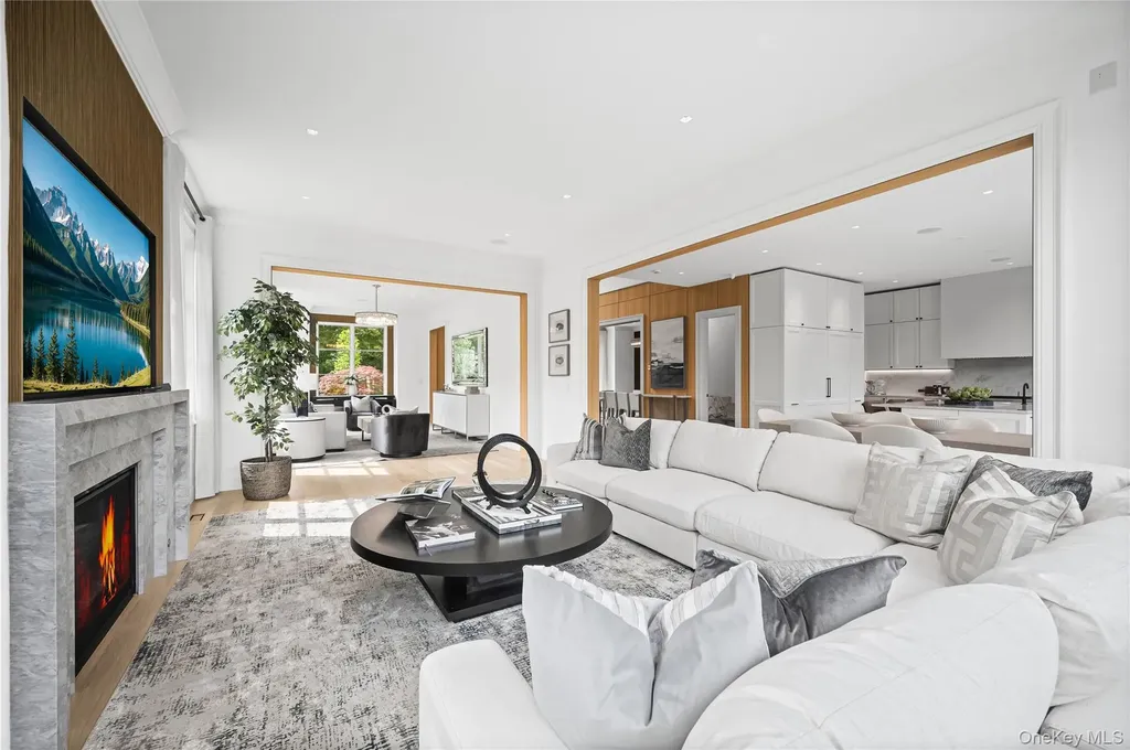 7 Mirrielees Road Great Neck NY 11021