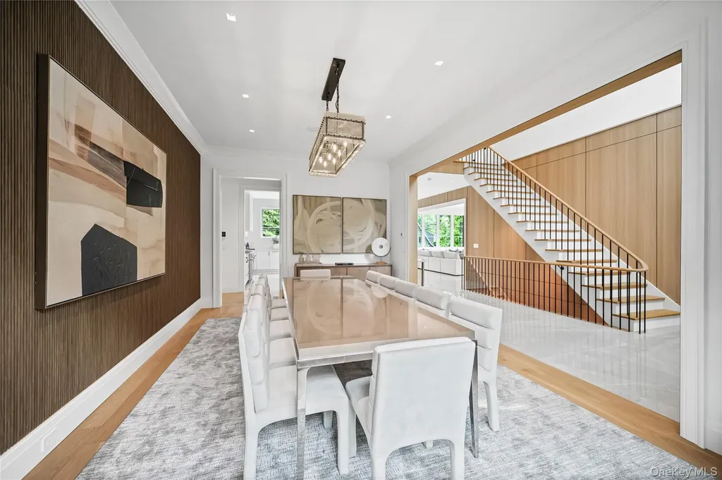 7 Mirrielees Road Great Neck NY 11021