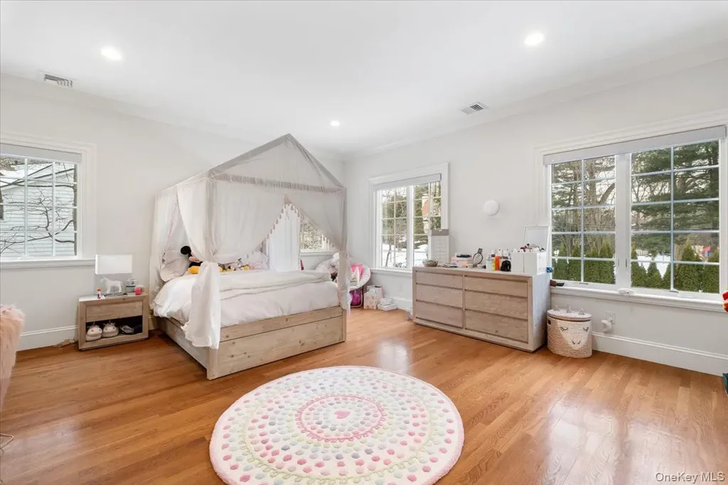 38 Sage Terrace Scarsdale NY 10583