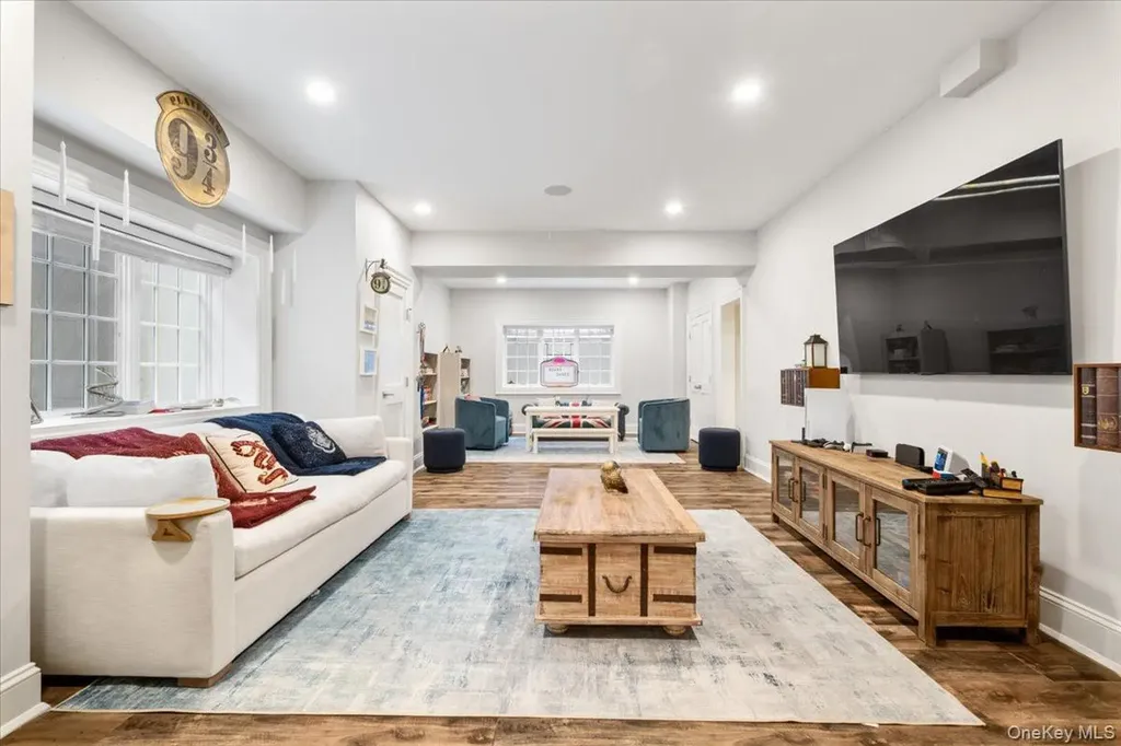 38 Sage Terrace Scarsdale NY 10583