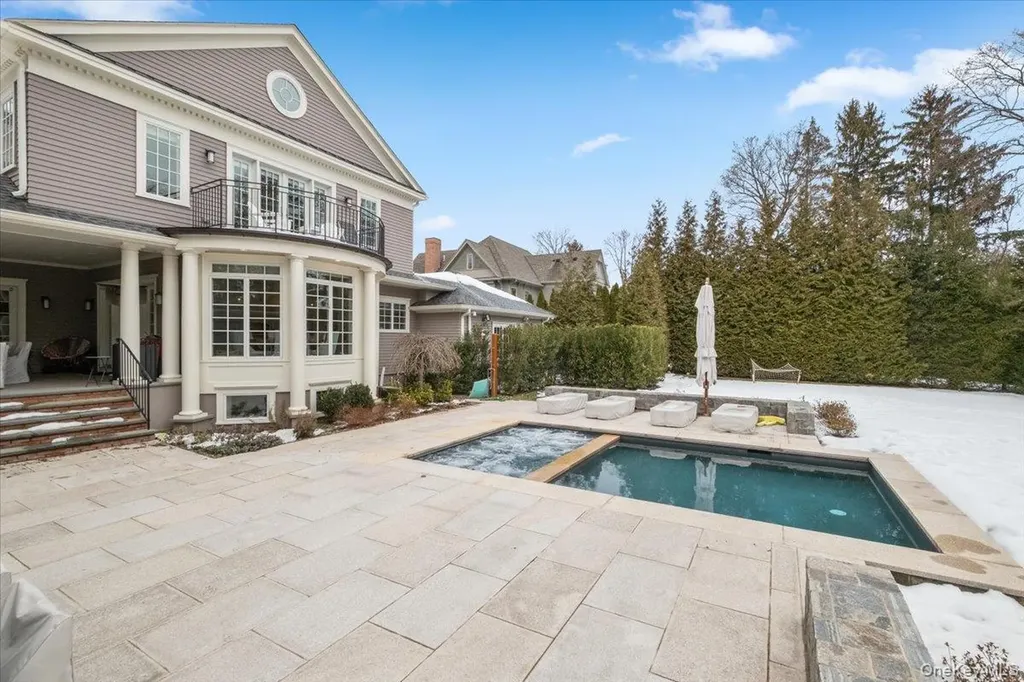 38 Sage Terrace Scarsdale NY 10583