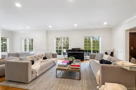 38 Sage Terrace Scarsdale NY 10583
