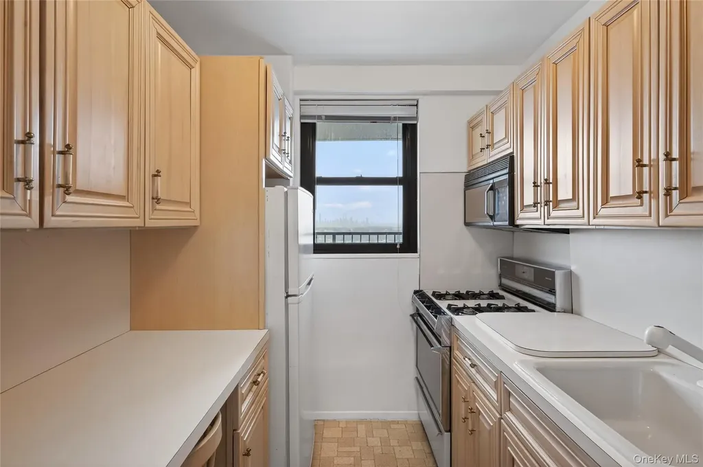 90-50 Union Turnpike Glendale NY 11385