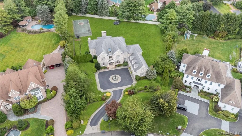 44 Legends Circle Melville NY 11747