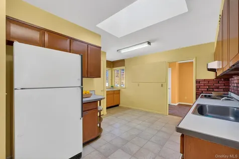 7 Wodenethe Drive S Beacon NY 12508