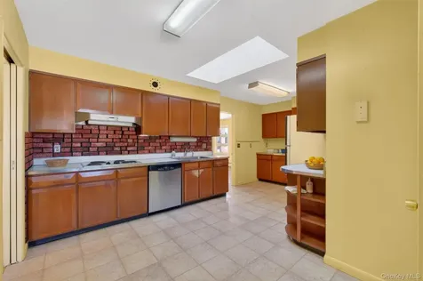 7 Wodenethe Drive S Beacon NY 12508