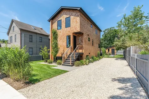 216 North Street Greenport NY 11944