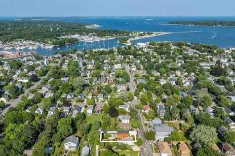 216 North Street Greenport NY 11944