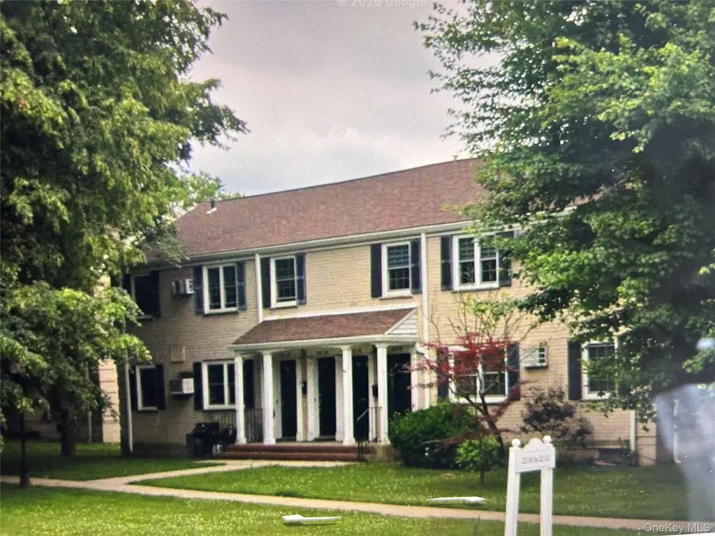 223-24 65 Avenue Bayside NY 11364