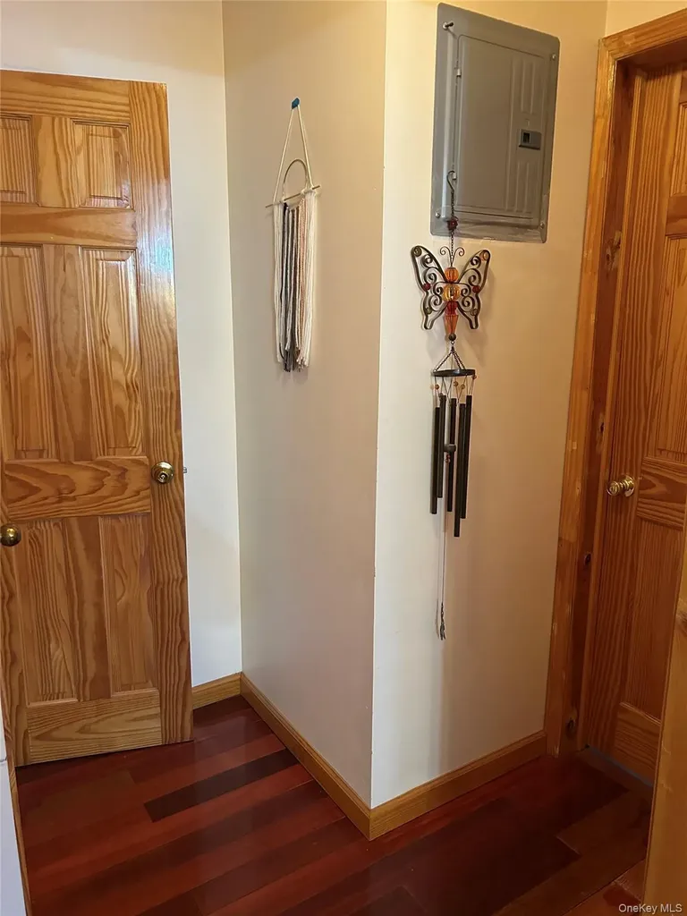 223-24 65 Avenue Bayside NY 11364