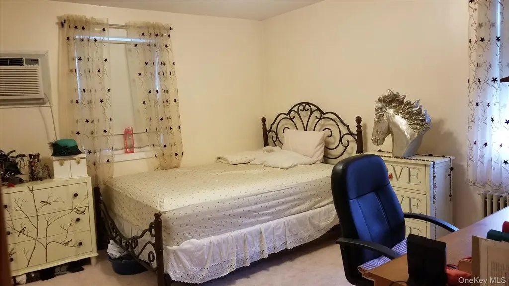 223-24 65 Avenue Bayside NY 11364
