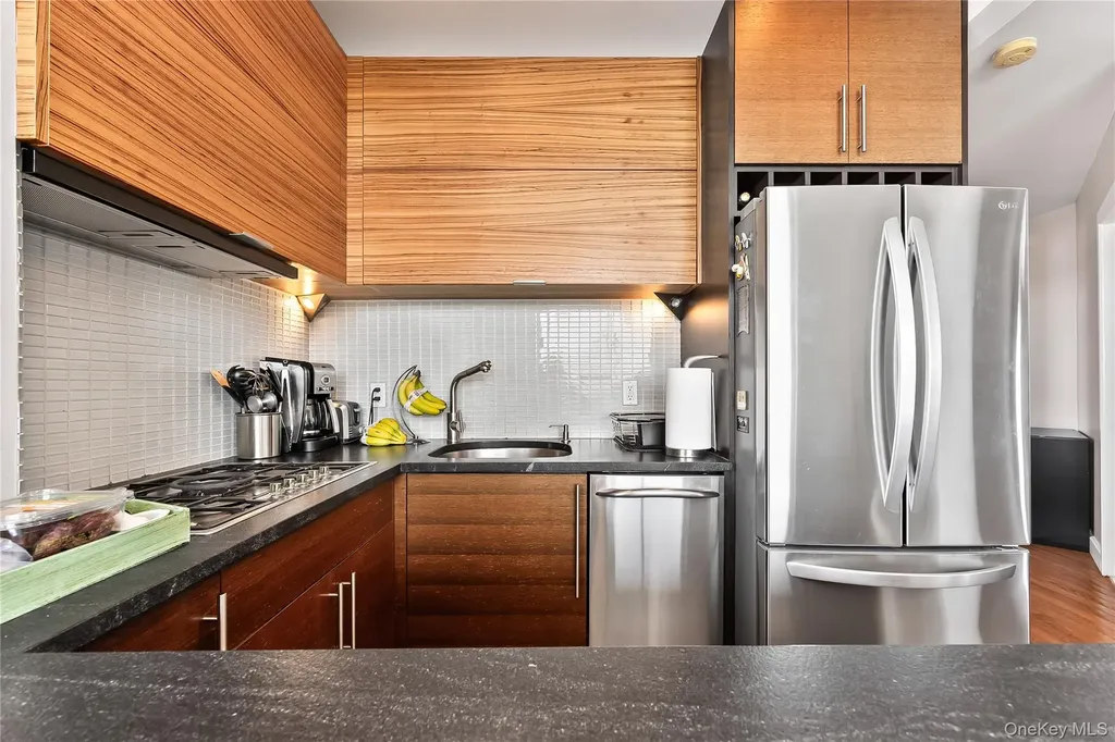 11-24 31st Avenue Astoria NY 11106