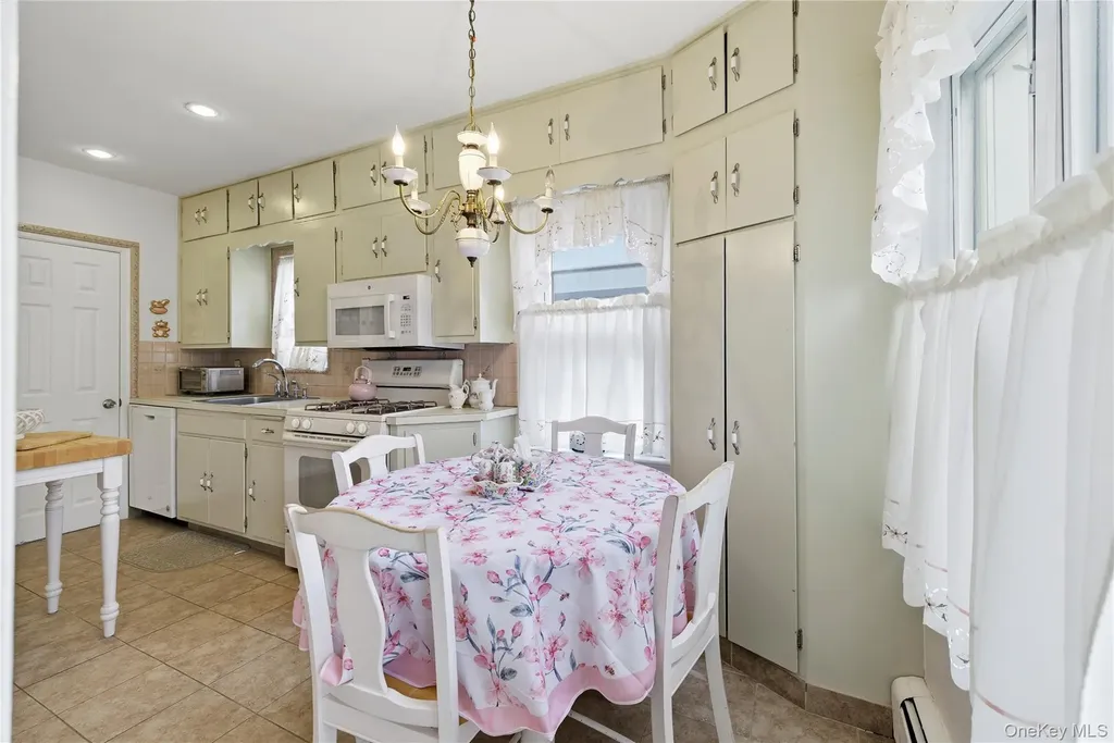 93 Kenneth Place New Hyde Park NY 11040