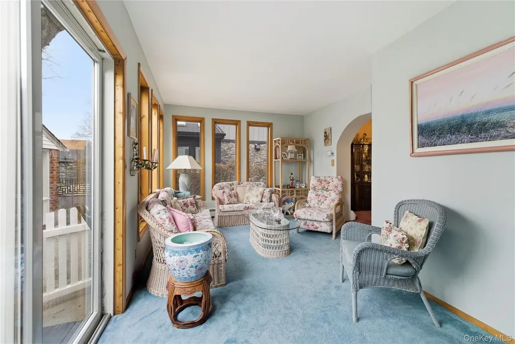 93 Kenneth Place New Hyde Park NY 11040