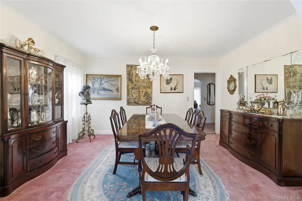 93 Kenneth Place New Hyde Park NY 11040