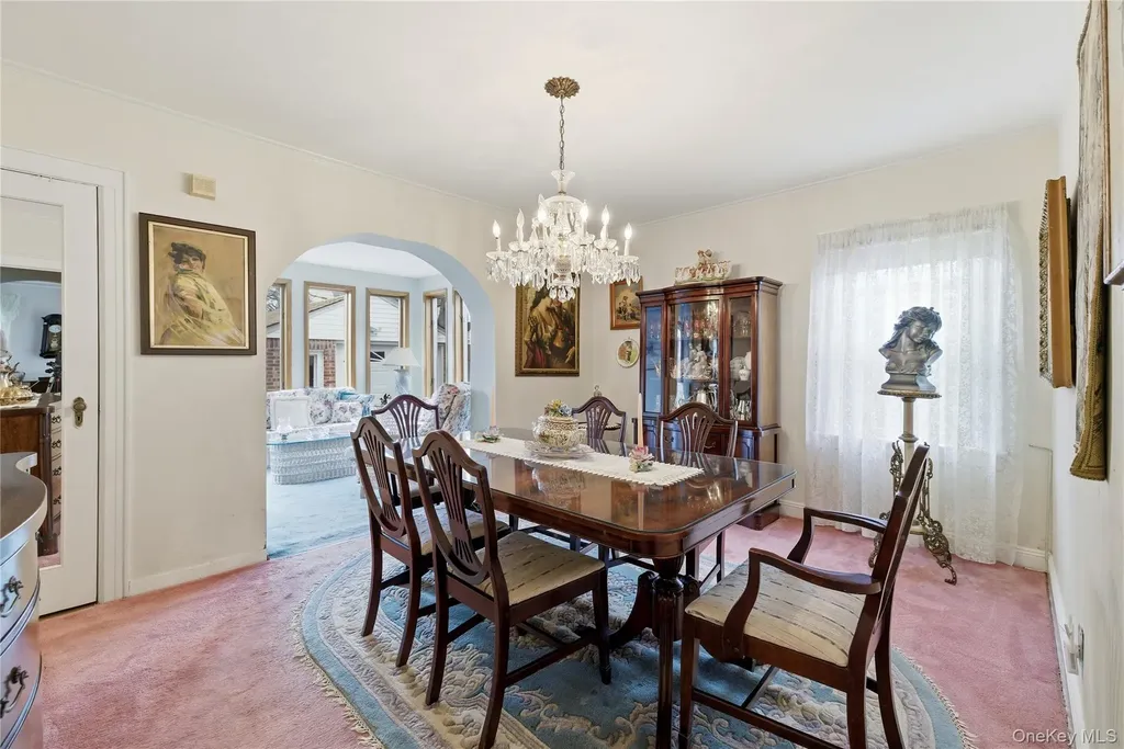 93 Kenneth Place New Hyde Park NY 11040