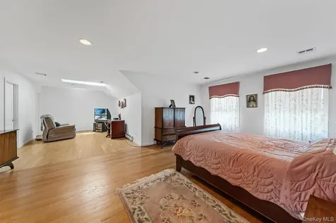 20 Goshen Road Chester NY 10918
