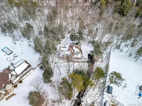 18 Darcy Avenue Manorville NY 11949