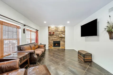 18 Darcy Avenue Manorville NY 11949