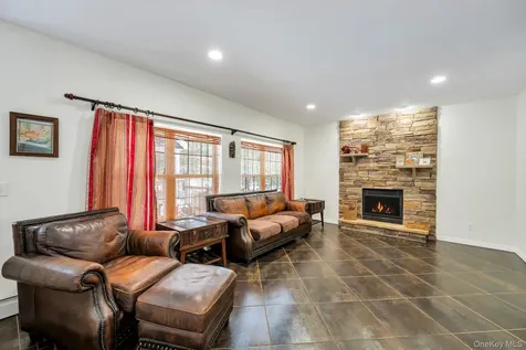 18 Darcy Avenue Manorville NY 11949