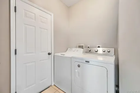 18 Darcy Avenue Manorville NY 11949