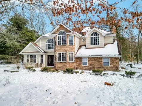 18 Darcy Avenue Manorville NY 11949