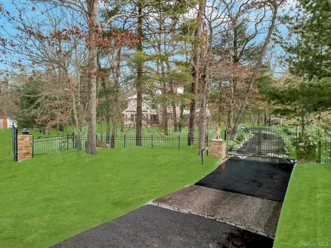 18 Darcy Avenue Manorville NY 11949