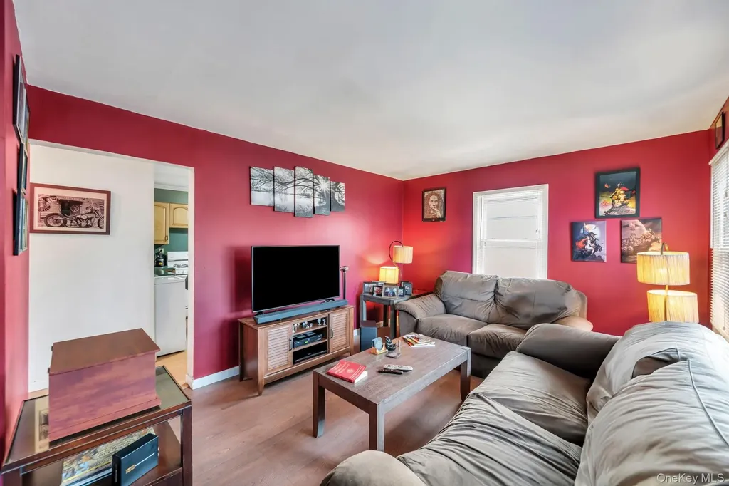2528 Marshall Avenue Bellmore NY 11710