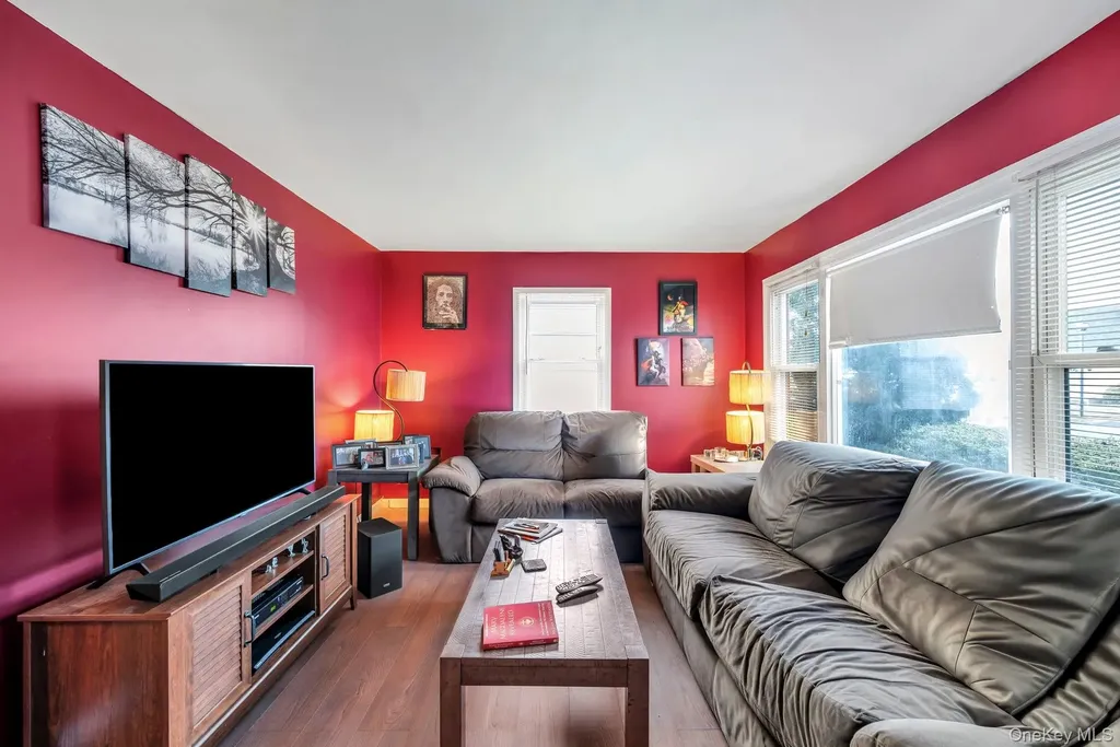 2528 Marshall Avenue Bellmore NY 11710