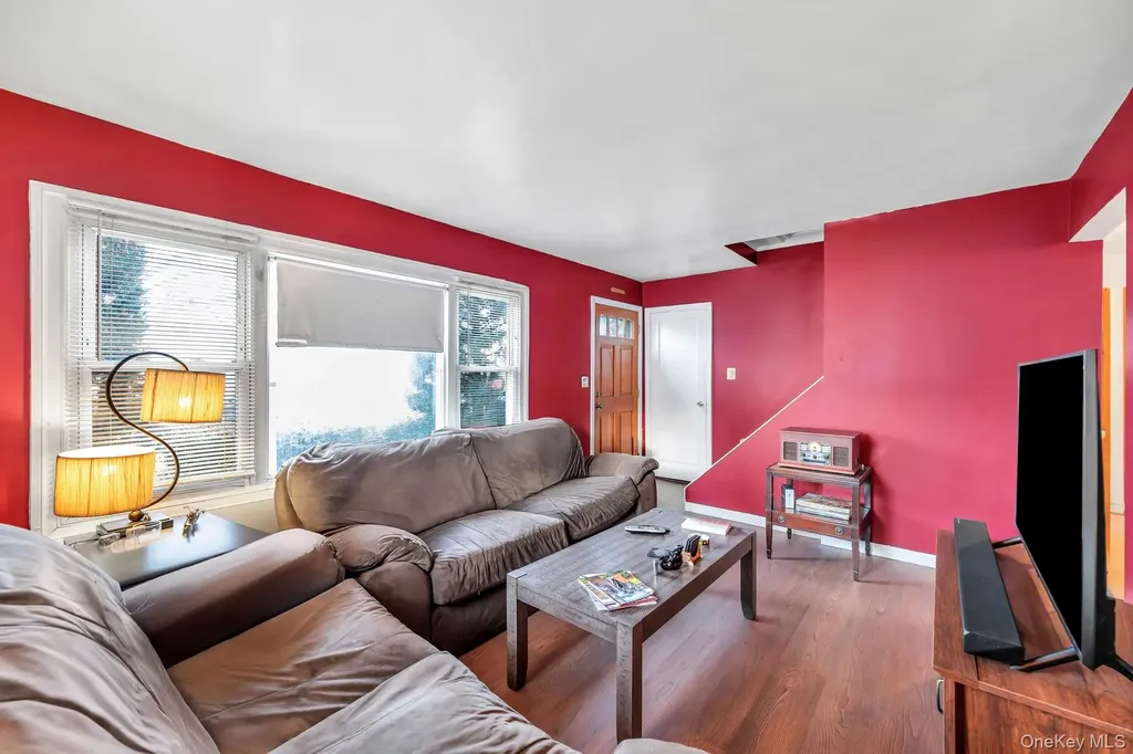 2528 Marshall Avenue Bellmore NY 11710