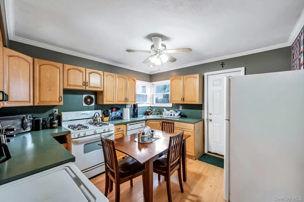 2528 Marshall Avenue Bellmore NY 11710