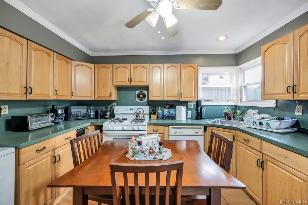 2528 Marshall Avenue Bellmore NY 11710