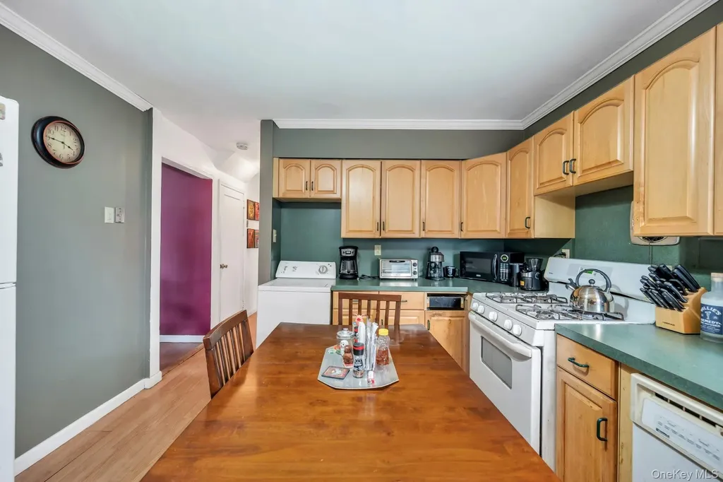 2528 Marshall Avenue Bellmore NY 11710
