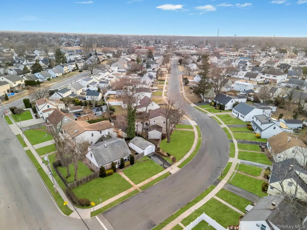 2528 Marshall Avenue Bellmore NY 11710