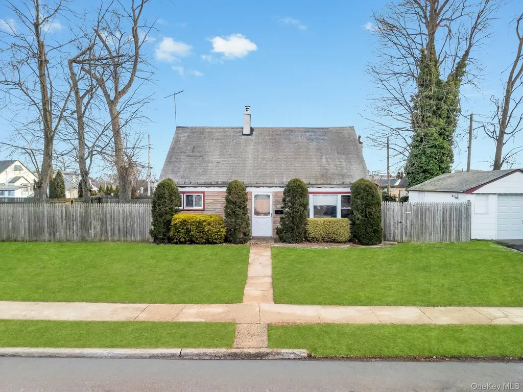 2528 Marshall Avenue Bellmore NY 11710
