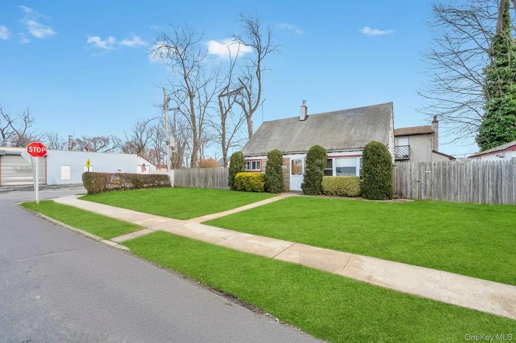 2528 Marshall Avenue Bellmore NY 11710