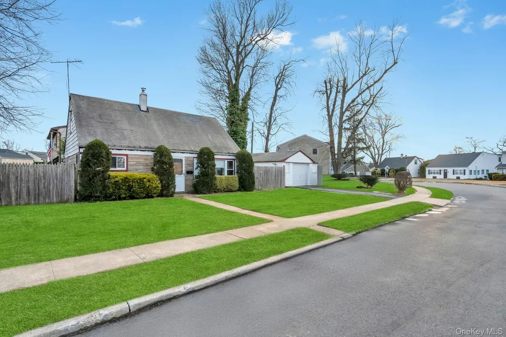 2528 Marshall Avenue Bellmore NY 11710