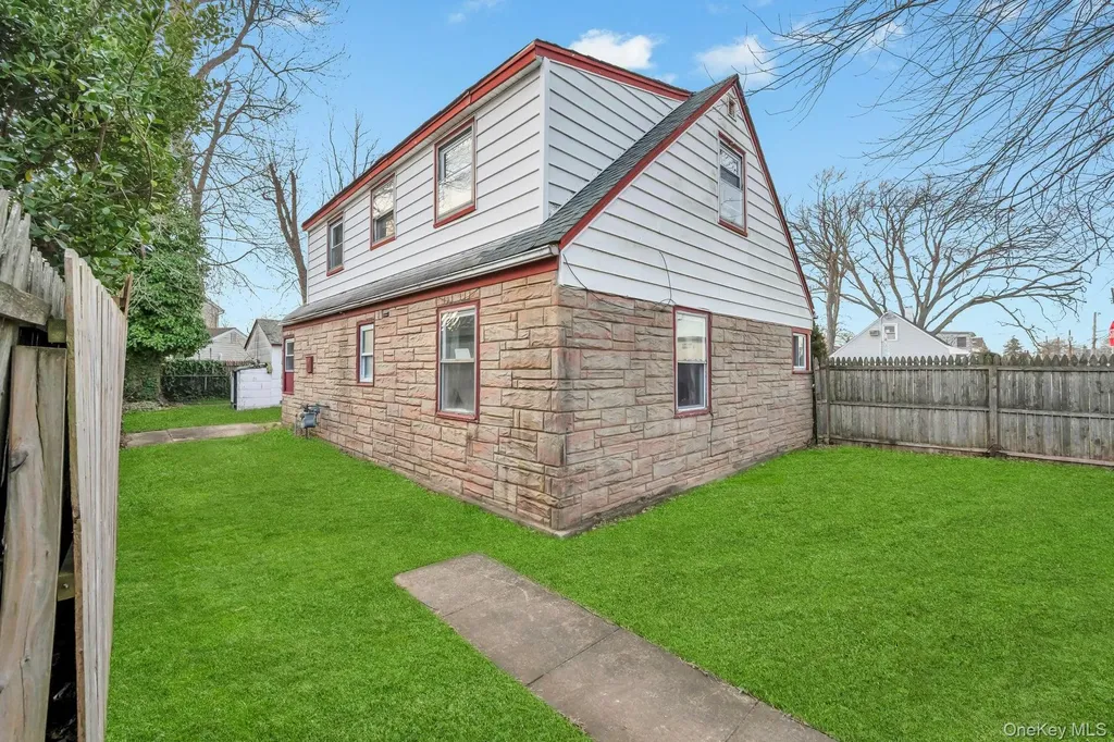 2528 Marshall Avenue Bellmore NY 11710