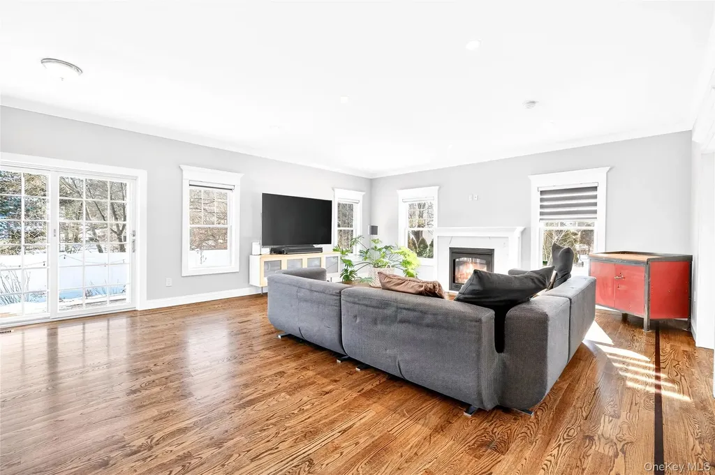 342 Willis Avenue Hawthorne NY 10532
