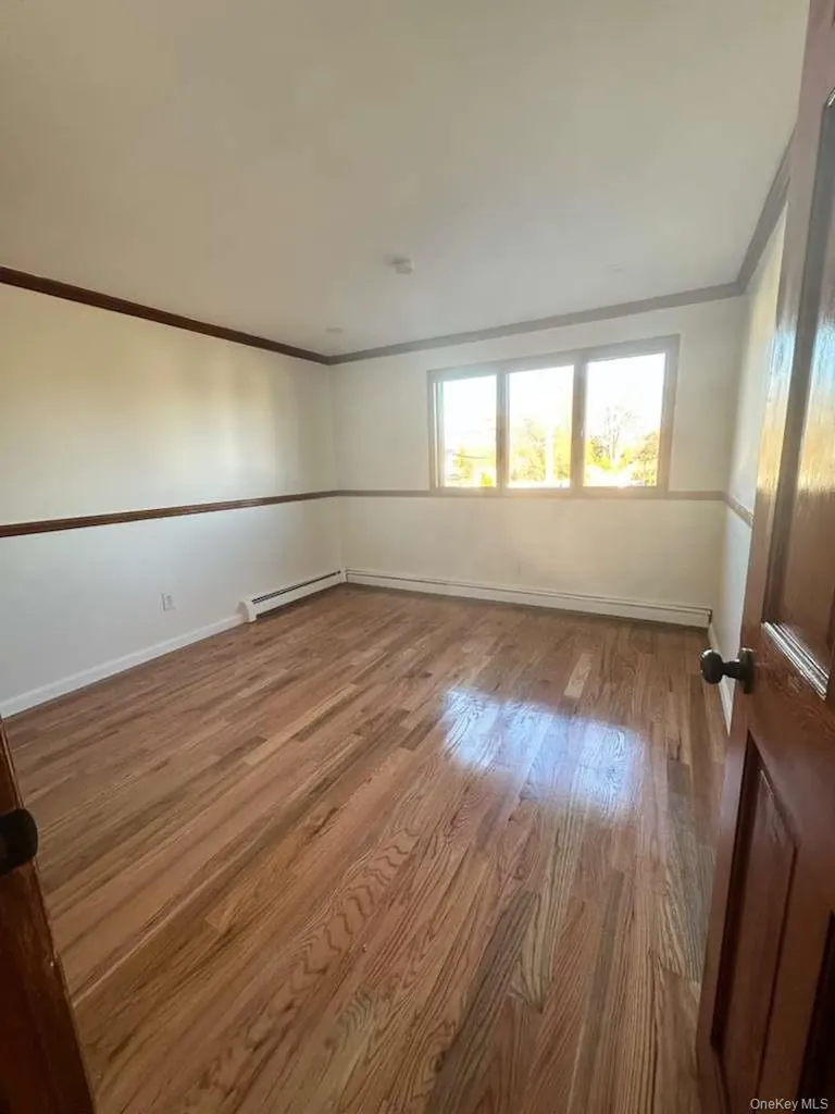 81 10th Avenue West Babylon NY 11704