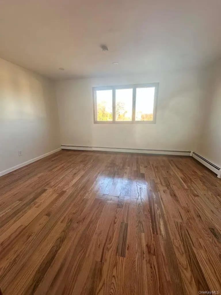 81 10th Avenue West Babylon NY 11704