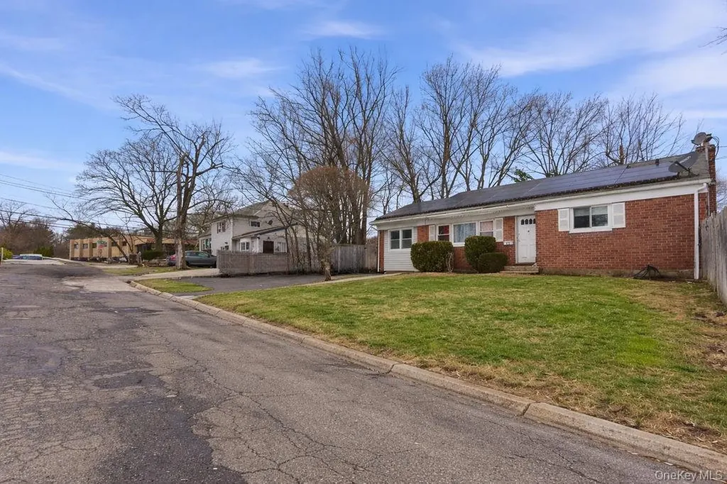 45 Oakley Drive Huntington NY 11746