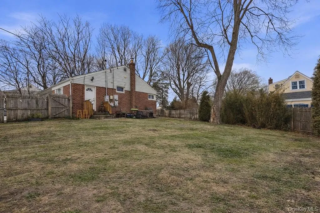 45 Oakley Drive Huntington NY 11746