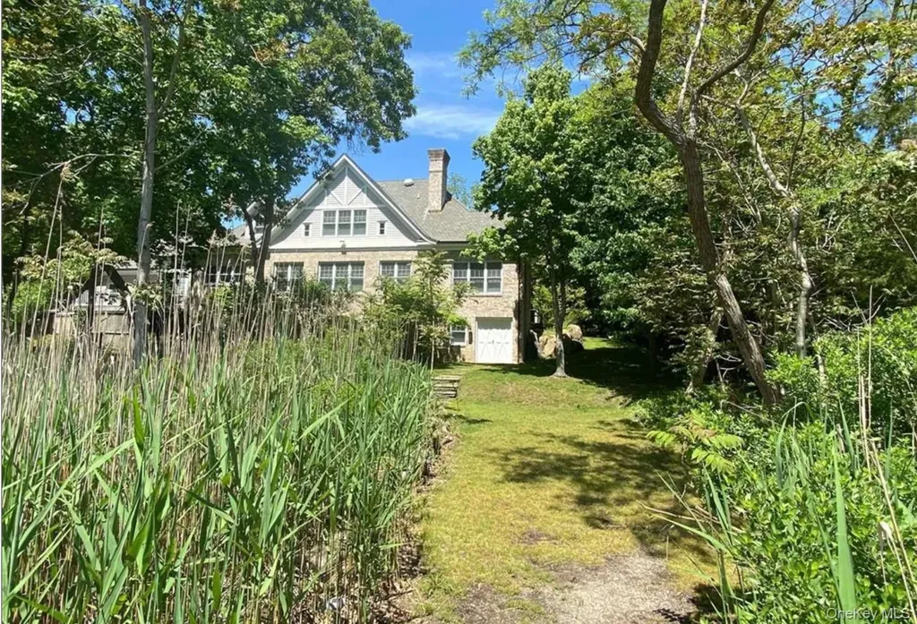 190 Jackson Landing Mattituck NY 11952