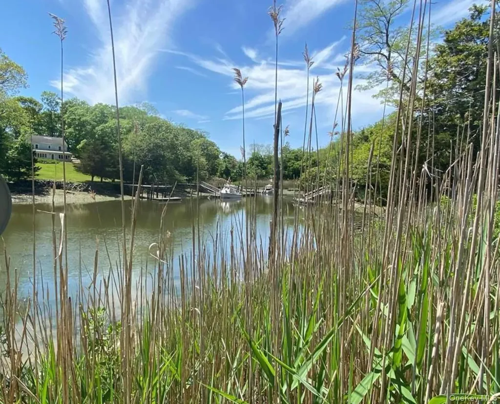 190 Jackson Landing Mattituck NY 11952