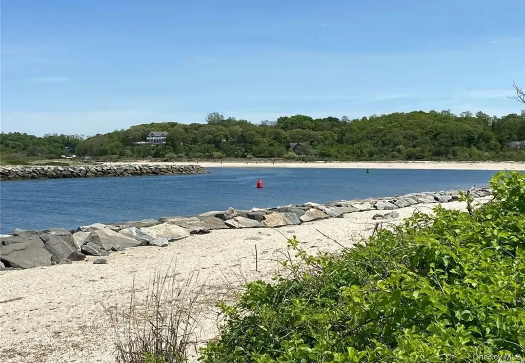 190 Jackson Landing Mattituck NY 11952