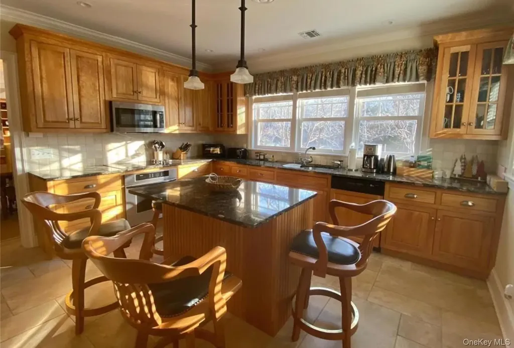 190 Jackson Landing Mattituck NY 11952