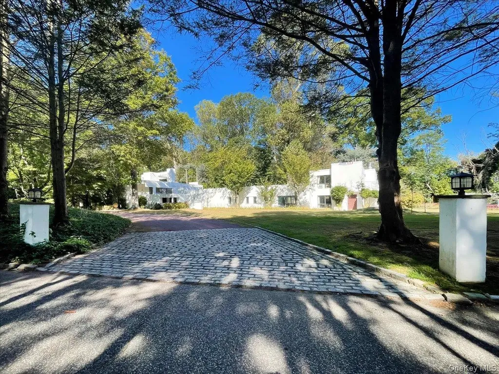 3 Mill Pond Lane Lattingtown NY 11560