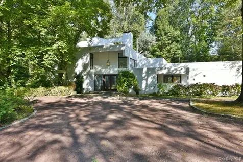 3 Mill Pond Lane Lattingtown NY 11560