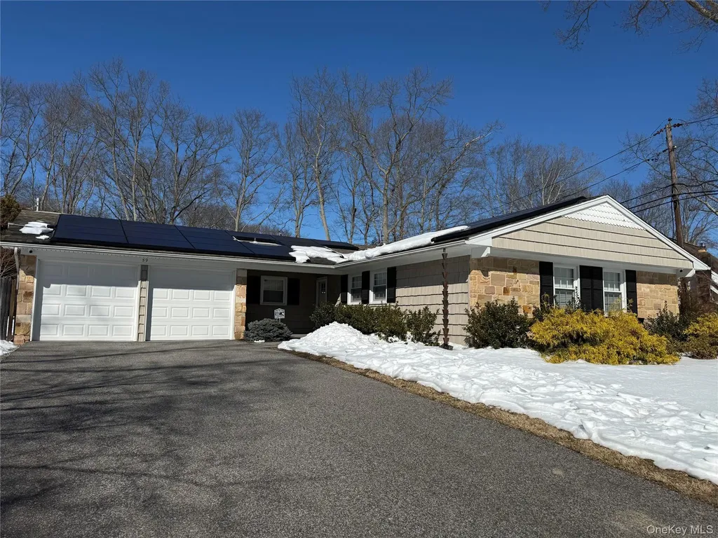 59 Sycamore Circle Stony Brook NY 11790